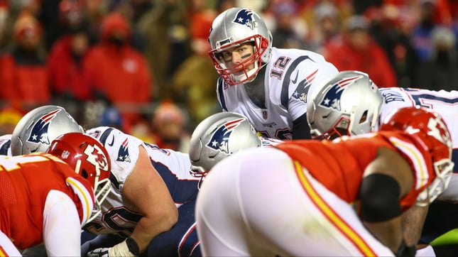 Oddsmakers are expecting the Patriots and Chiefs to meet again to go to the Super Bowl.