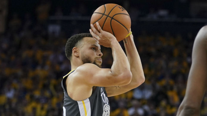 Curry’s Nasty Finger Injury Doesn’t Shake Up Warriors Odds