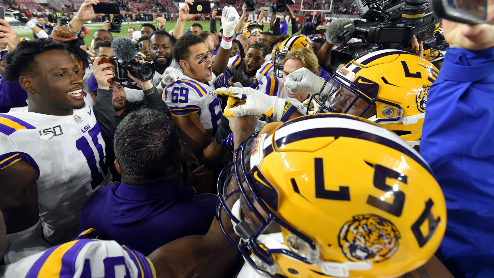 Latest CFP Rankings Reward LSU & Longshots Oregon, Minnesota