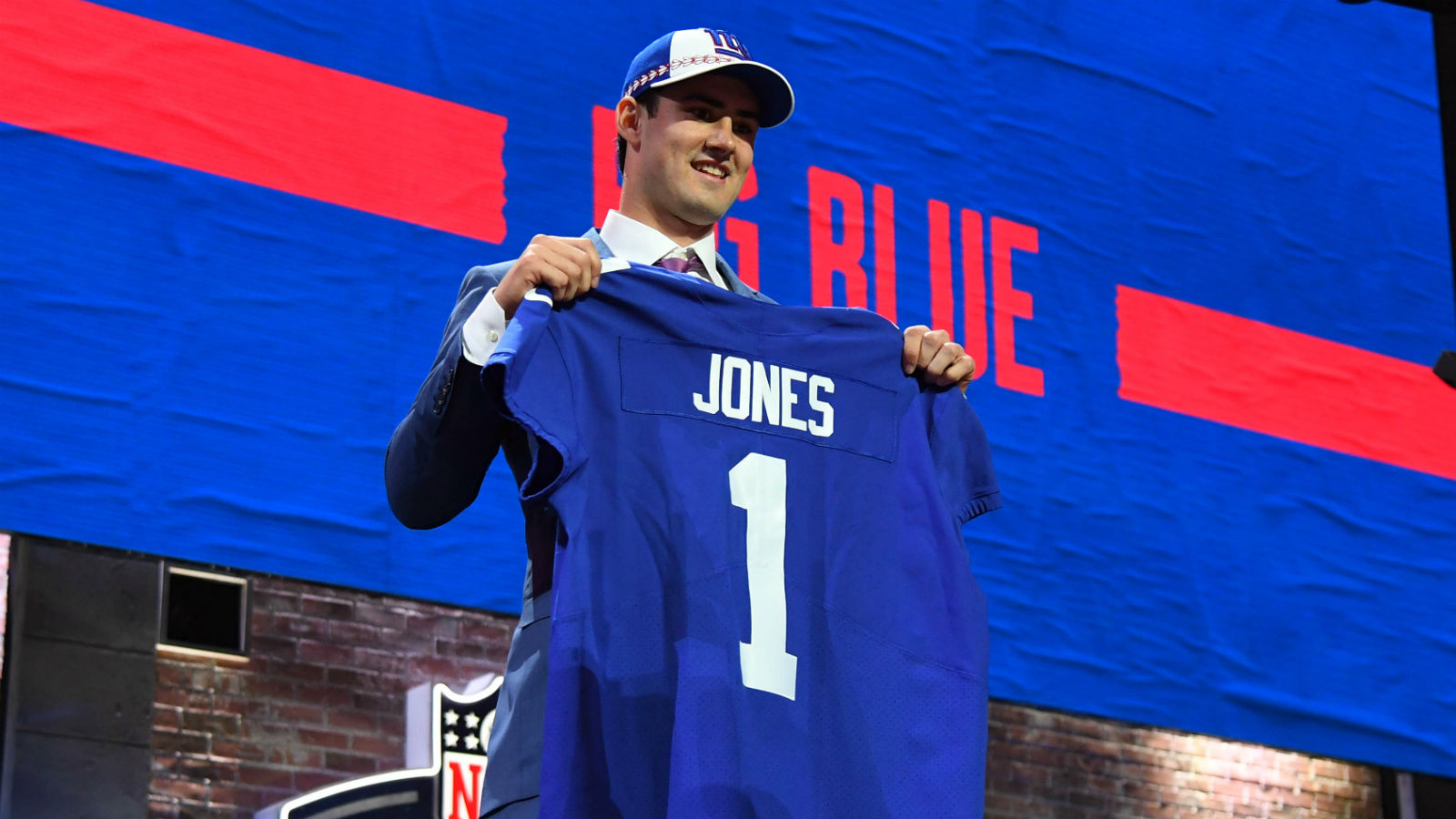 How Daniel Jones Starting QB Decision Impacts Giants Odds