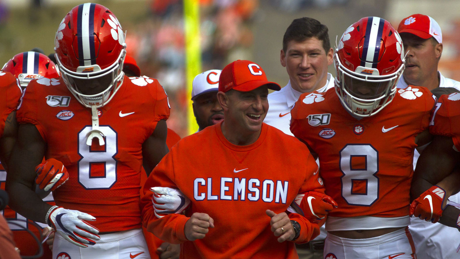 Biggest College Football Point Spreads and How to Bet Them