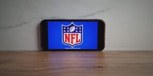 Caesars Sportsbook Live Streaming: Watch NFL & CFB Games On Caesars App