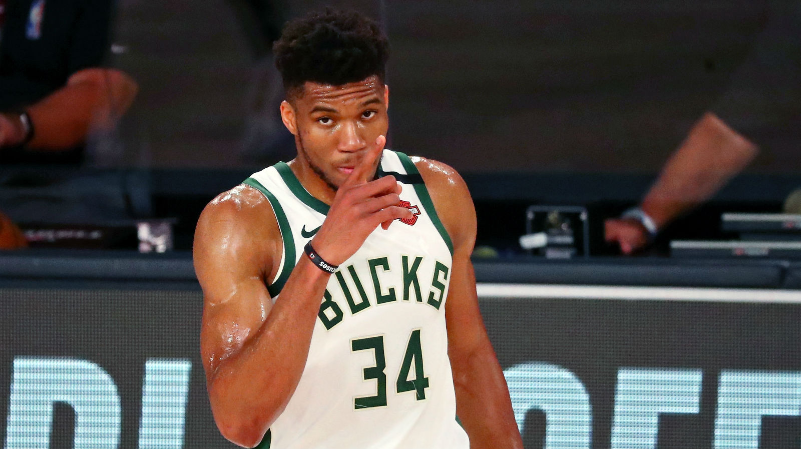 Lakers Favored & 4 Intriguing 2021 NBA Title Odds Storylines