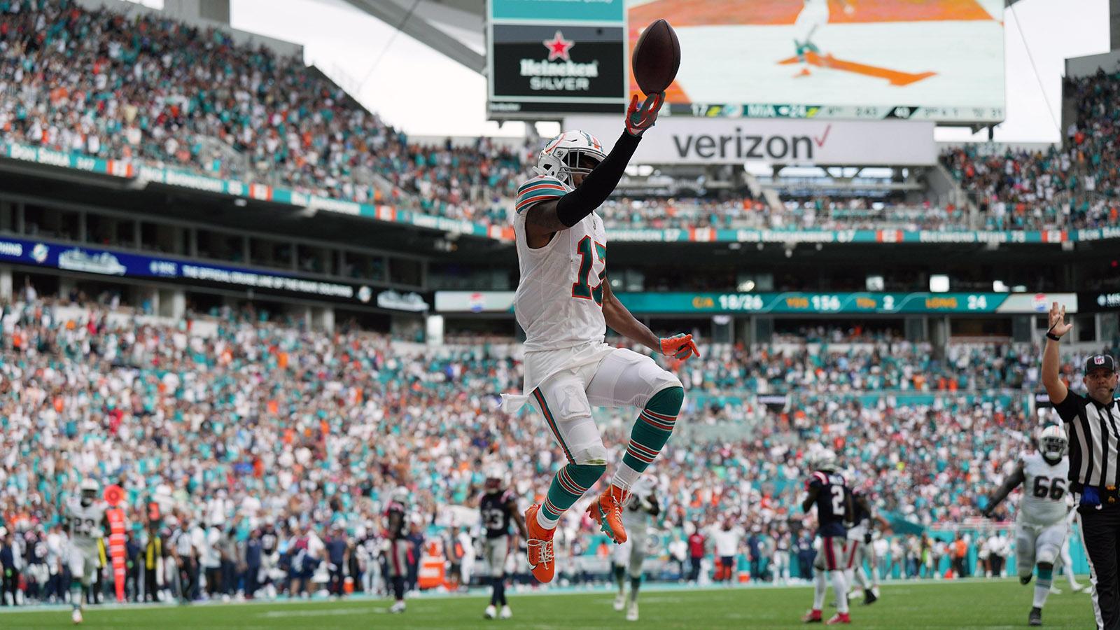 Jaylen Waddle 2024 Team Odds: Will Dolphins Trade WR?