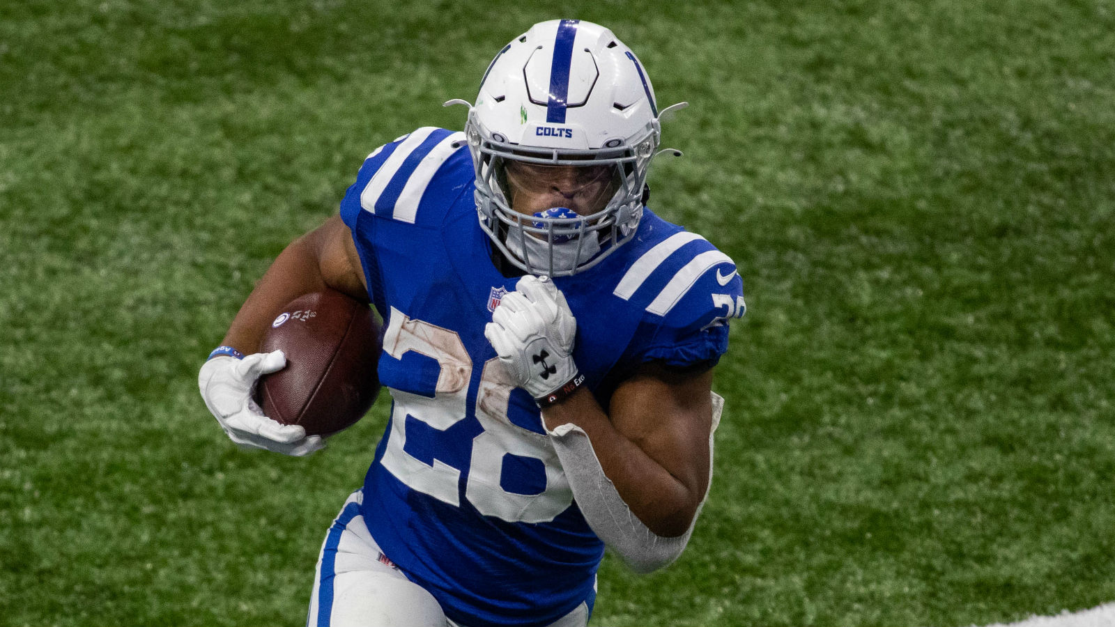 NFL Week 14 DFS Picks: Veteran Hands at QB, RB Best Bets