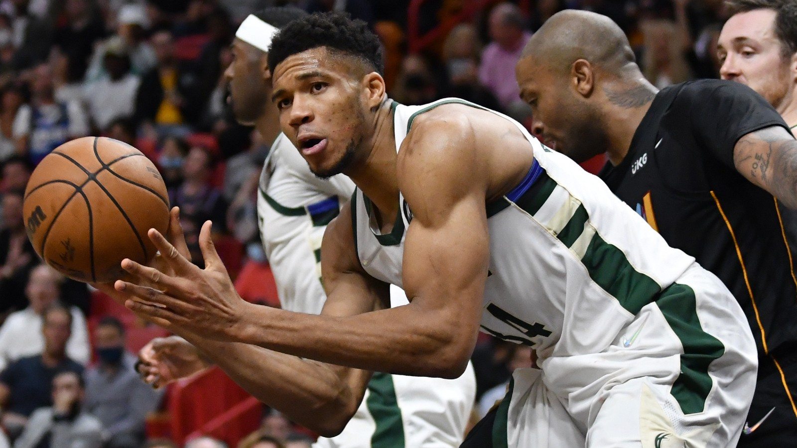 BetMGM Bonus Code Christmas Day NBA Games: Get Risk-Free Bet Up To $1000