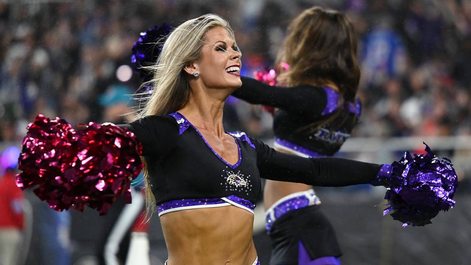 NFL Week 6 Picks, Betting Predictions & Best Bets To Back
