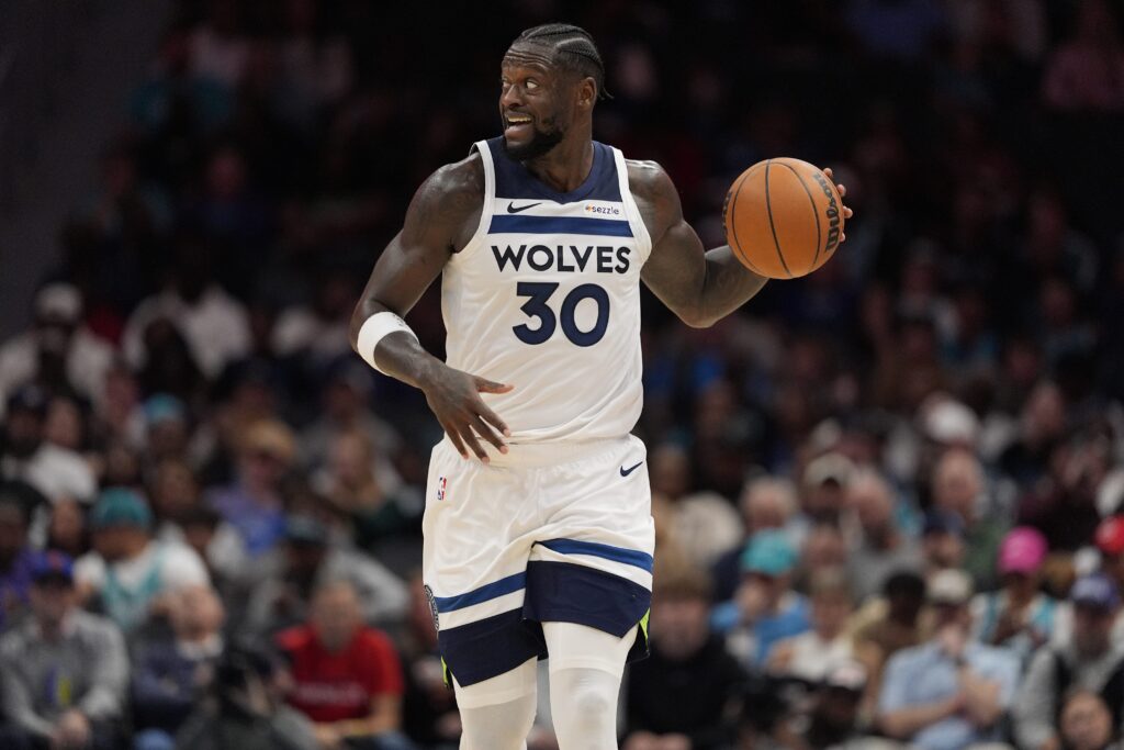 Minnesota Timberwolves forward Julius Randle (30).