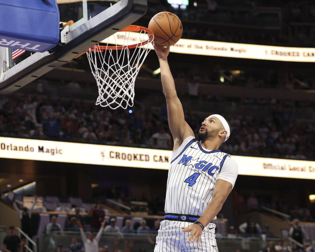 Orlando Magic guard Jalen Suggs (4)