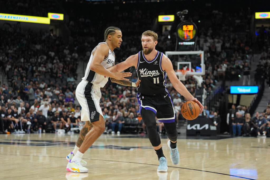 Sacramento Kings forward Domantas Sabonis (11)
