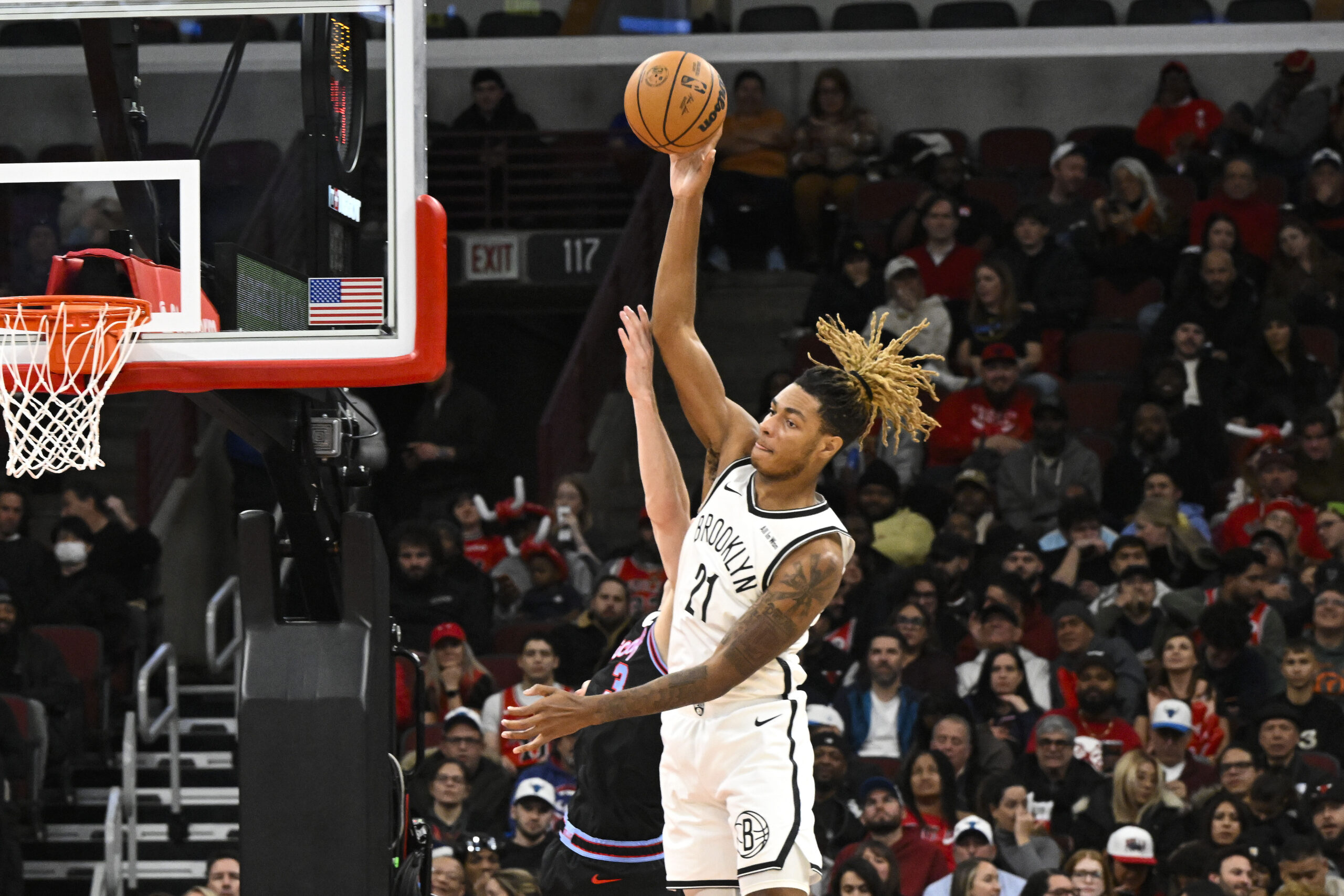 Brooklyn Nets forward Noah Clowney (21)