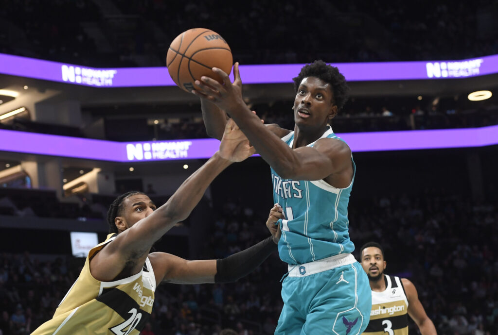 Charlotte Hornets center Moussa Diabate (14)