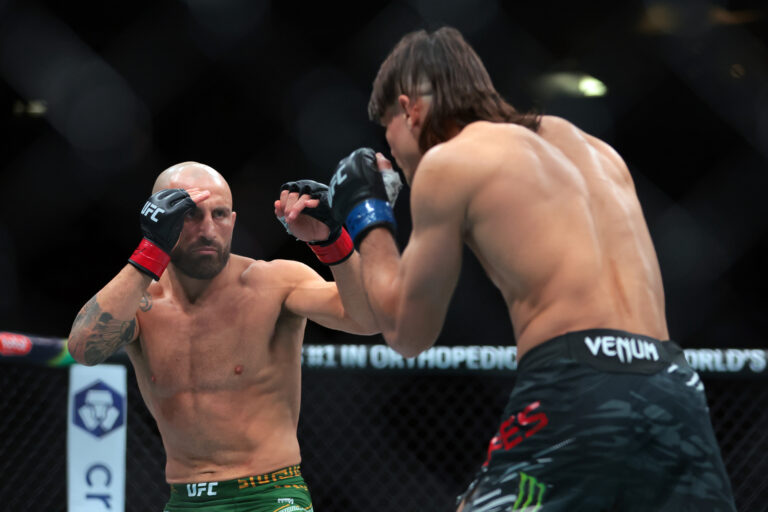 UFC 325 Odds, Picks, Predictions & UFC Best Bets for Volkanovski vs. Lopes 2