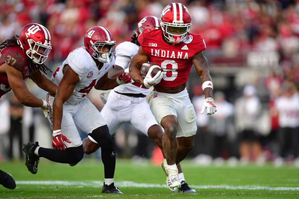 Indiana Hoosiers running back Kaelon Black (8)