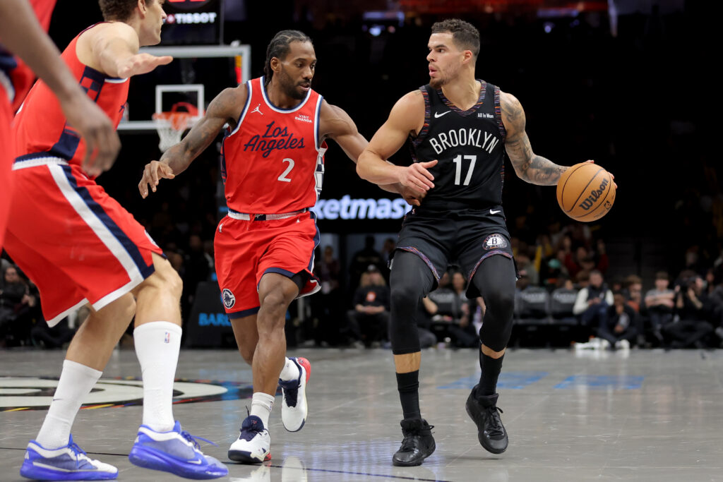 Los Angeles Clippers forward Kawhi Leonard (2)