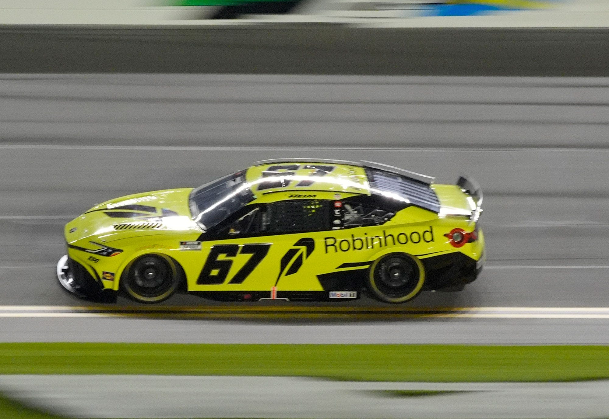 Sports Betting, iGaming, Online Casinos & Prediction Markets Merge At Daytona 500