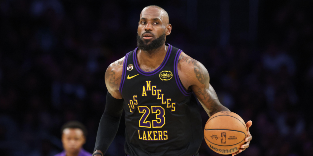 Lakers forward LeBron James (23)