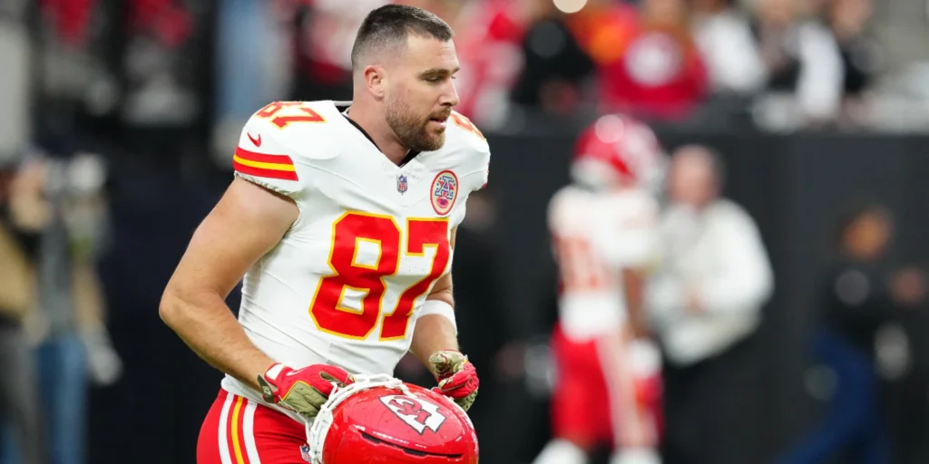 Kansas City Chiefs tight end Travis Kelce (87) warms up before a game against the Las Vegas Raiders at Allegiant Stadium
